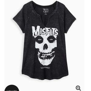 Torrid brand, size 5, misfits, skull, black Tshirt